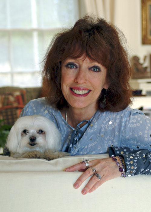 A Small Dog Saved My Life | Mooney, Bel