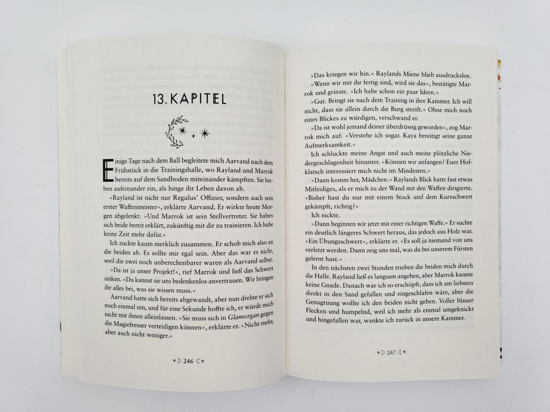 Sister of the Moon | Woolf, Marah