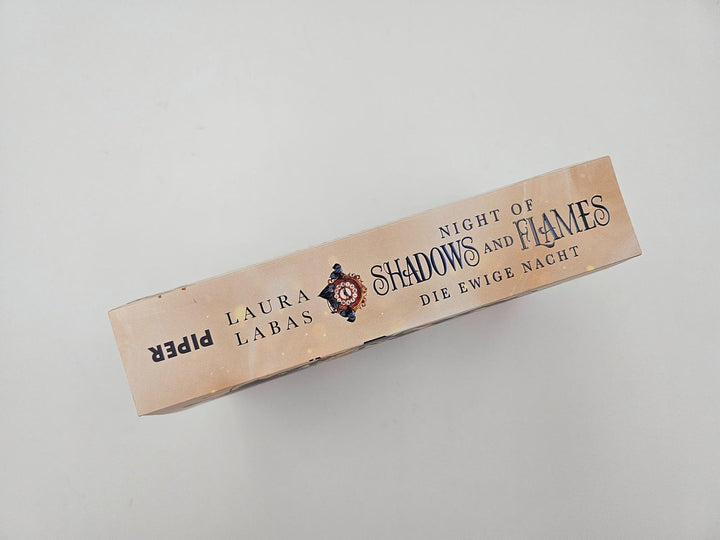 Night of Shadows and Flames - Die Ewige Nacht | Labas, Laura