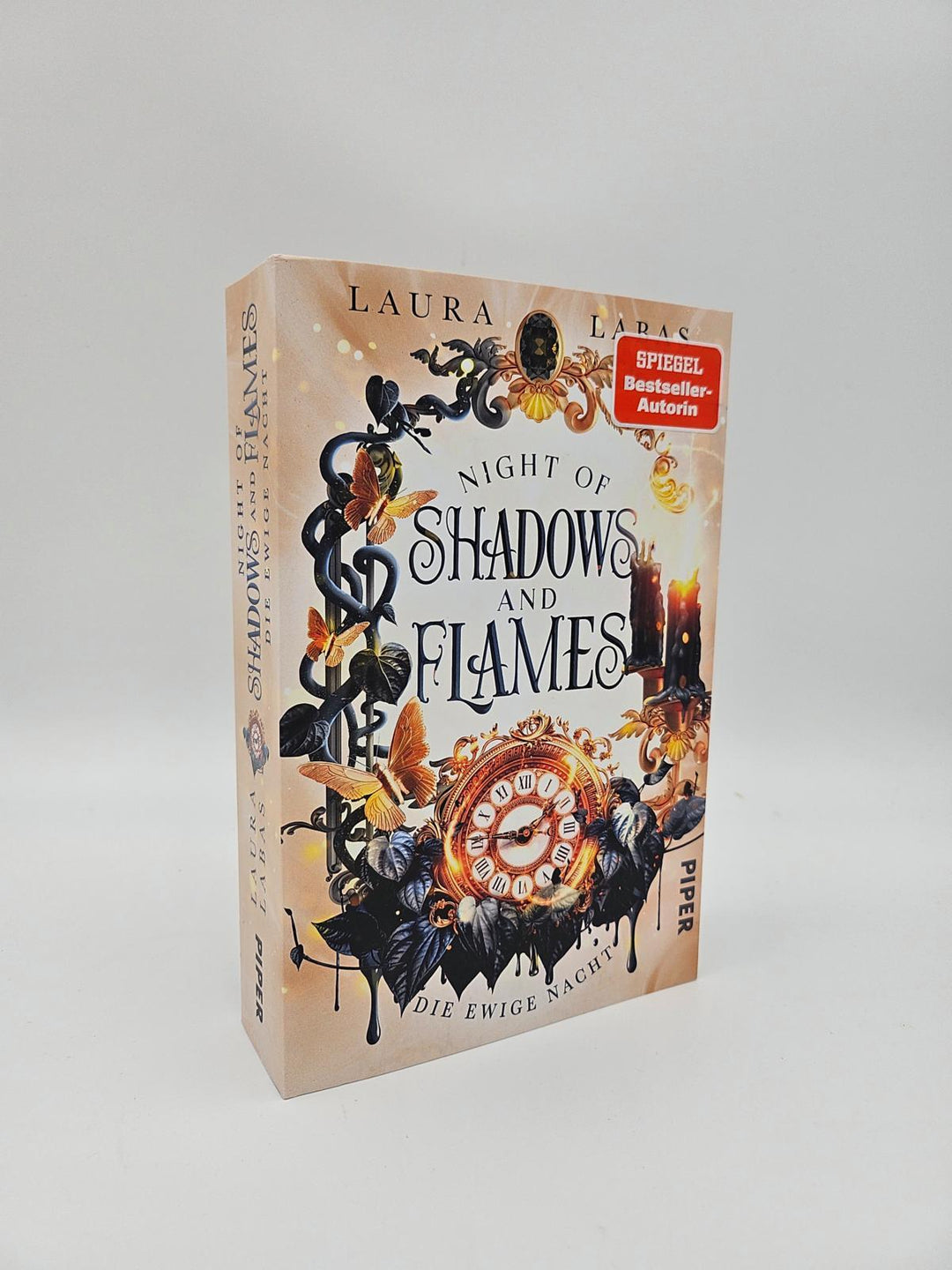 Night of Shadows and Flames - Die Ewige Nacht | Labas, Laura