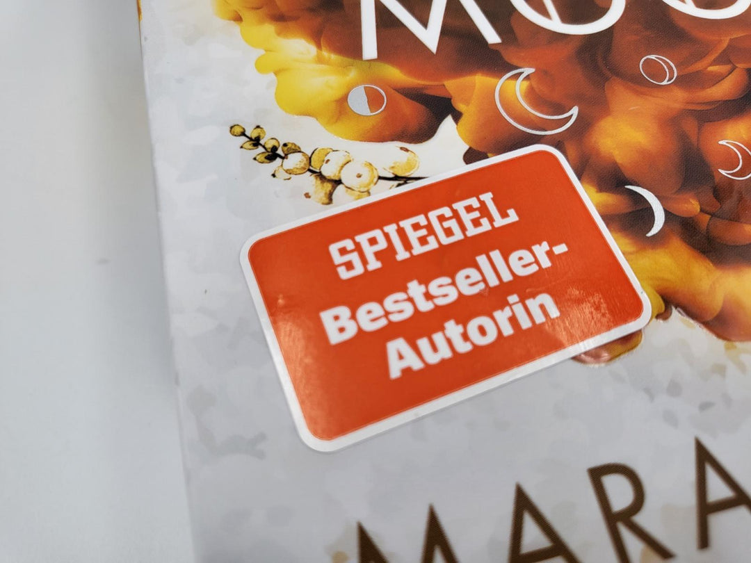 Sister of the Moon | Woolf, Marah