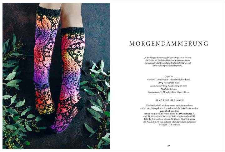 Florale Scandi-Socken stricken | Laitinen, Niina