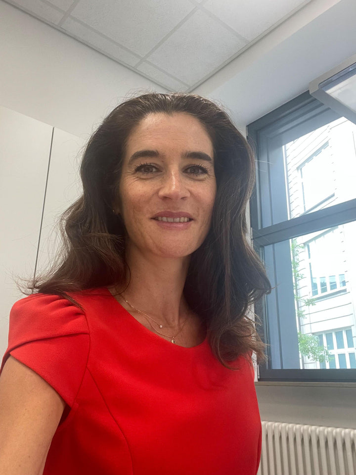 Schwimm lieber im Meer als im Geld | Mainitz, Sina